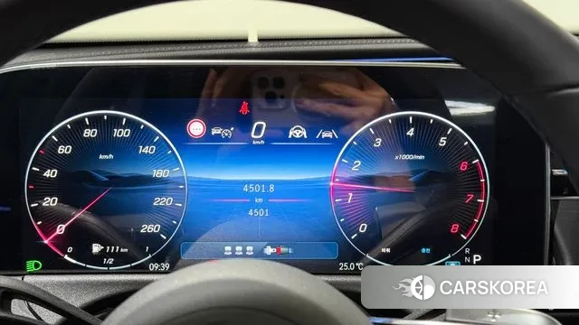 Mercedes-Benz E-Class W214 2025 Белый из Кореи, фото 2