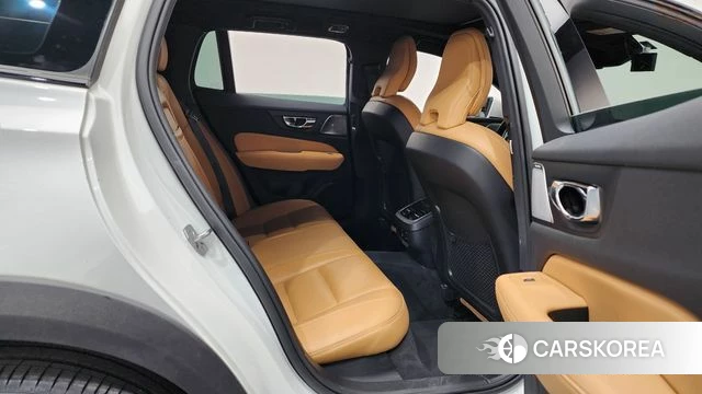 Volvo V60 Cross-Country 2nd Generation 2020 Белый из Кореи, фото 2