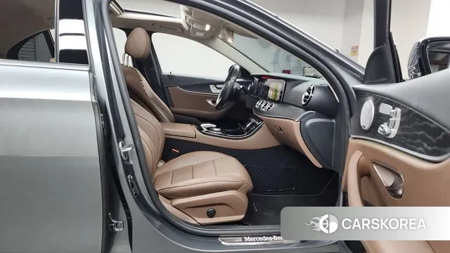 Mercedes-Benz E-Class W213 2020 Серый из Кореи, фото 2