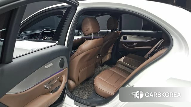 Mercedes-Benz E-Class W213 2019 Белый из Кореи, фото 2