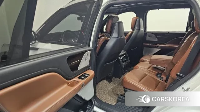 Lincoln Aviator 2nd generation 2020 Белый из Кореи, фото 2