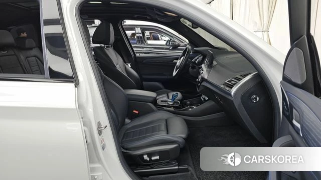 BMW iX3 2022 Белый из Кореи, фото 2
