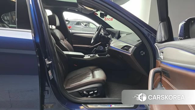 BMW 5 Series (G30) 2018 Синий из Кореи, фото 2