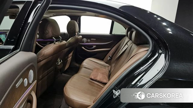 Mercedes-Benz E-Class W213 2019 Черный из Кореи, фото 2