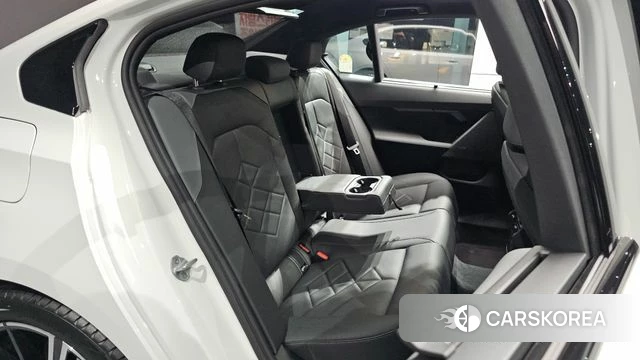 BMW 5 Series (G60) 2026 Белый из Кореи, фото 2