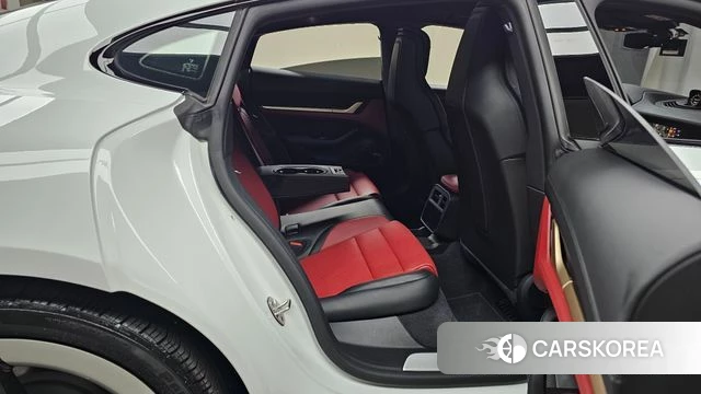 Porsche Taycan 2025 Белый из Кореи, фото 2
