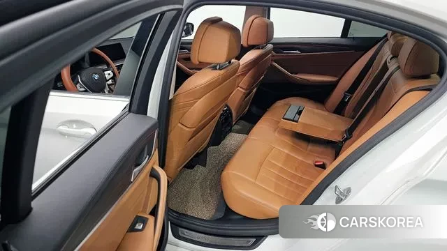 BMW 5 Series (G30) 2020 Белый из Кореи, фото 2