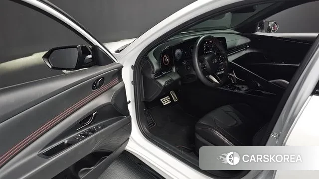 Hyundai The New Avante (CN7) 2024 Белый из Кореи, фото 2