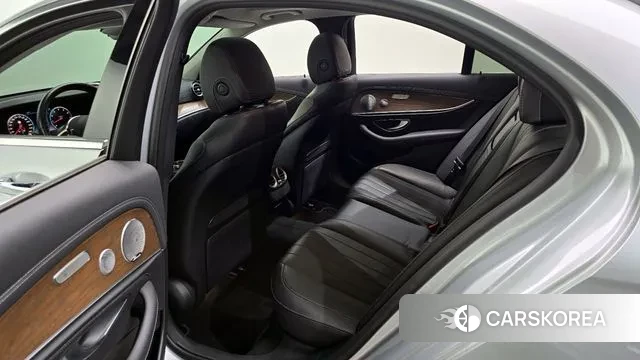 Mercedes-Benz E-Class W213 2020 Серебряный из Кореи, фото 2