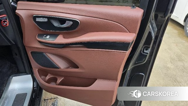 Mercedes-Benz V-Class 2023 Черный из Кореи, фото 2