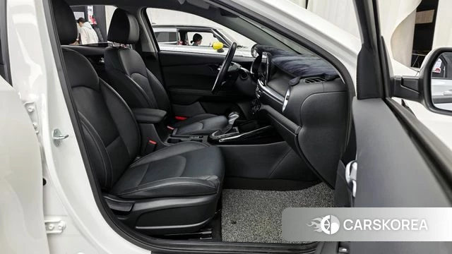 Kia The New K3 2nd generation 2023 Белый из Кореи, фото 2