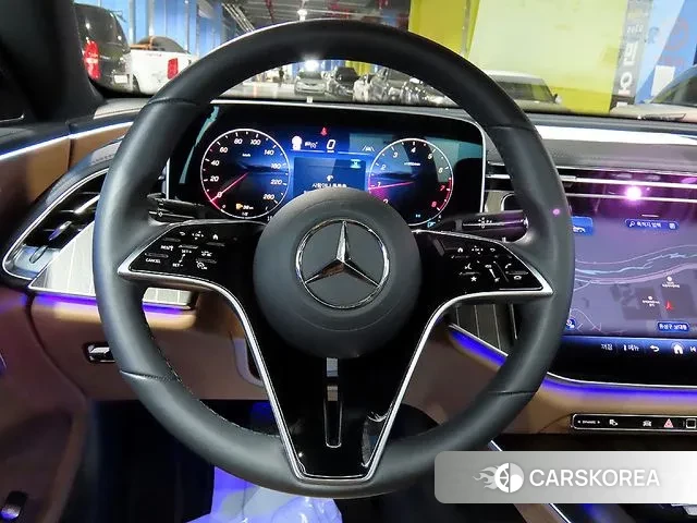 Mercedes-Benz E-Class W214 2025 Черный из Кореи, фото 2