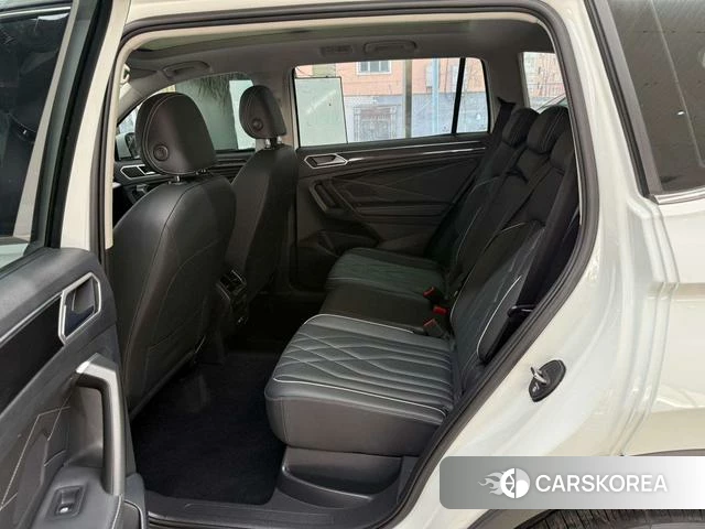 Volkswagen Tiguan L 2023 Белый из Китая, фото 2