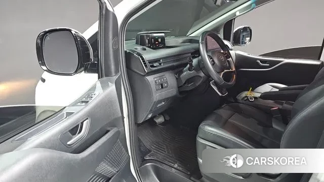 Hyundai Staria 2023 Белый из Кореи, фото 2