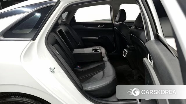 Kia The New K5 3rd generation 2024 Белый из Кореи, фото 2