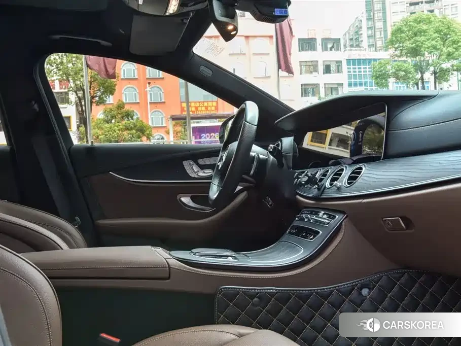 Mercedes-Benz E-Class 2022 Белый из Китая, фото 2
