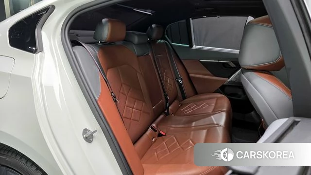BMW i5 (G60) 2023 Белый из Кореи, фото 2