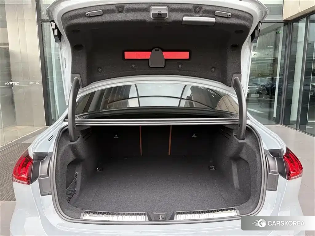 Audi A5L 2026 Silver/gray из Китая, фото 2