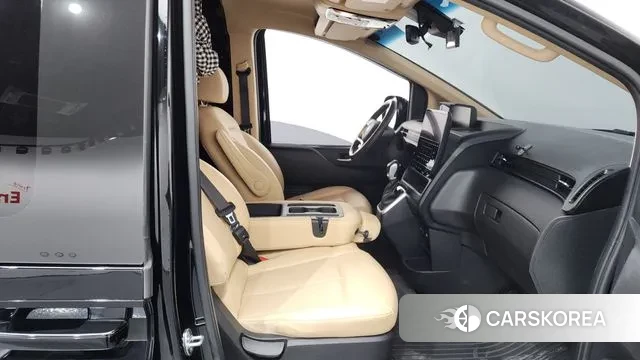 Hyundai Staria 2021 Черный из Кореи, фото 2