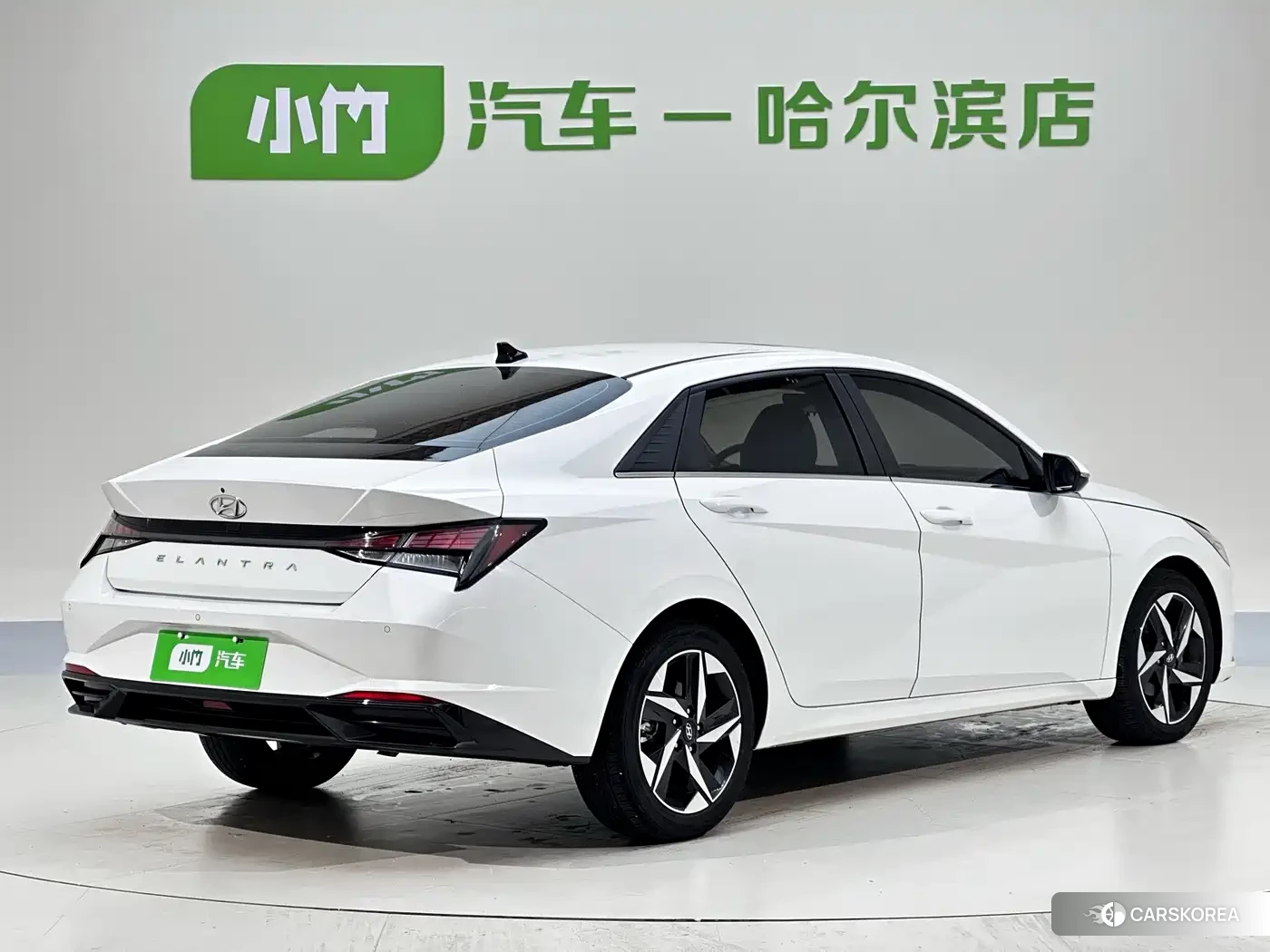 Hyundai Elantra 2023 Белый из Китая, фото 2