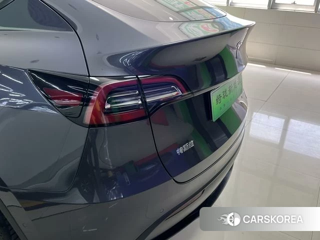 Tesla Model Y 2022 Серебристо-серый из Китая, фото 2