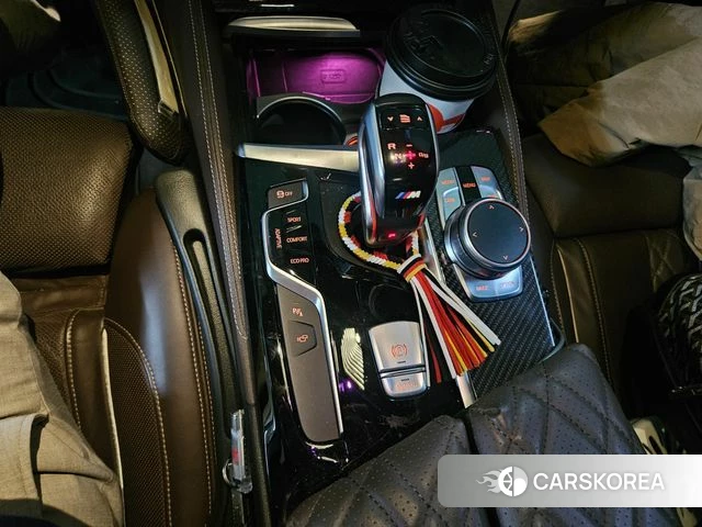 BMW 5 Series (G30) 2018 Белый из Кореи, фото 2