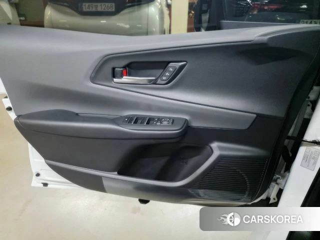 Toyota Prius 5th Generation 2025 Белый из Кореи, фото 2