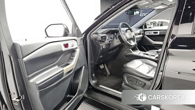 Ford Explorer 6th Generation 2021 Черный из Кореи, фото 2