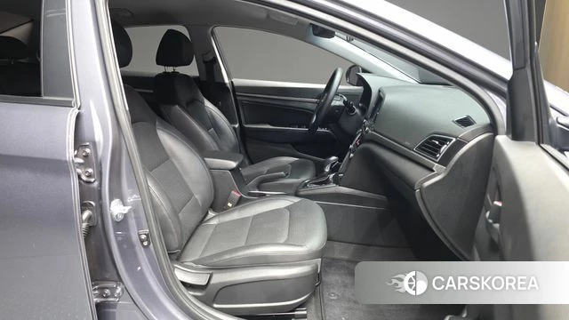 Hyundai Avante AD 2018 Серый из Кореи, фото 2