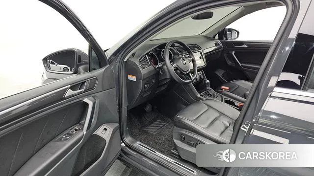 Volkswagen Tiguan second Generation 2018 Серый из Кореи, фото 2