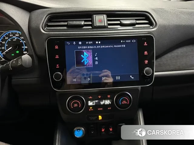 Nissan Leaf (ZE1) 2019 Серебристо-серый из Кореи, фото 2