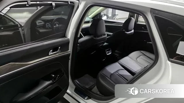 Kia K5 3rd generation 2023 Белый из Кореи, фото 2