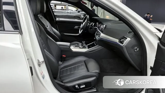 BMW 3 Series (G20) 2022 Белый из Кореи, фото 2