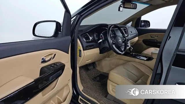 Kia The New Carnival 2018 Черный из Кореи, фото 2