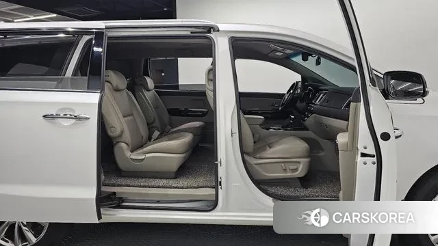 Kia The New Carnival 2020 Белый из Кореи, фото 2