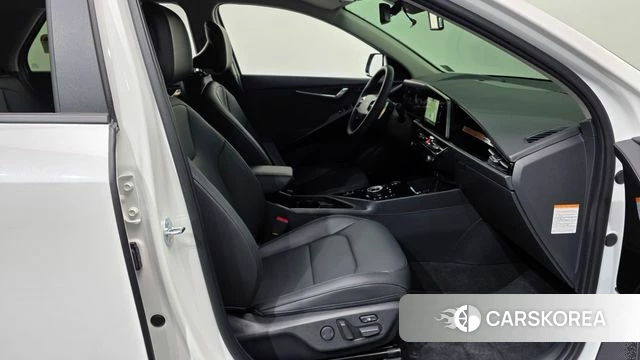 Kia Di Ol Nu Niro 2025 Белый из Кореи, фото 2