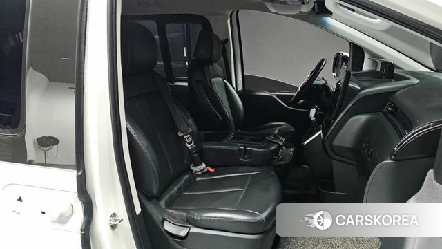 Hyundai Staria 2022 Белый из Кореи, фото 2