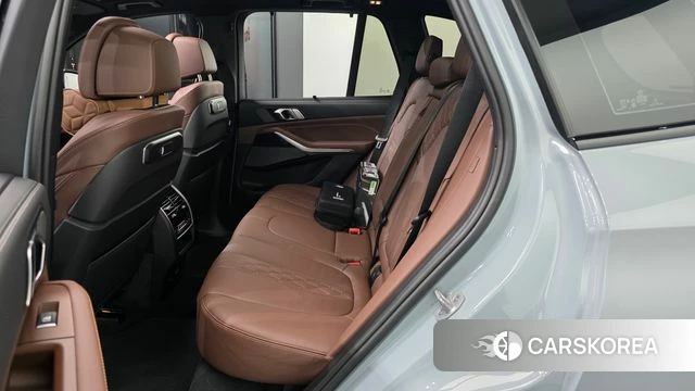 BMW X5 (G05) 2025 Светло-серебряный цвет из Кореи, фото 2