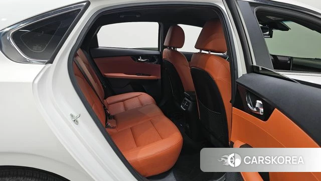 Kia The New K3 2nd generation 2021 Белый из Кореи, фото 2