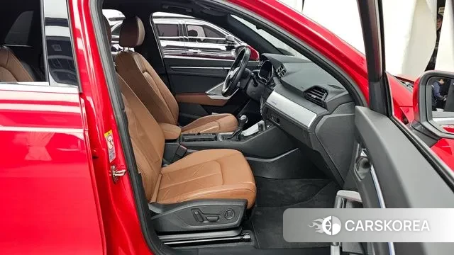 Audi Q3 (F3) 2020 Красный из Кореи, фото 2