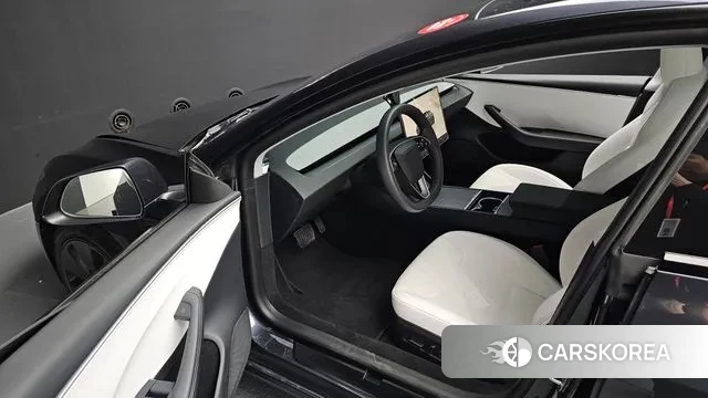 Tesla Model 3 2024 Серый из Кореи, фото 2
