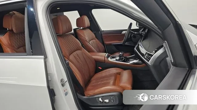 BMW X7 (G07) 2022 Белый из Кореи, фото 2