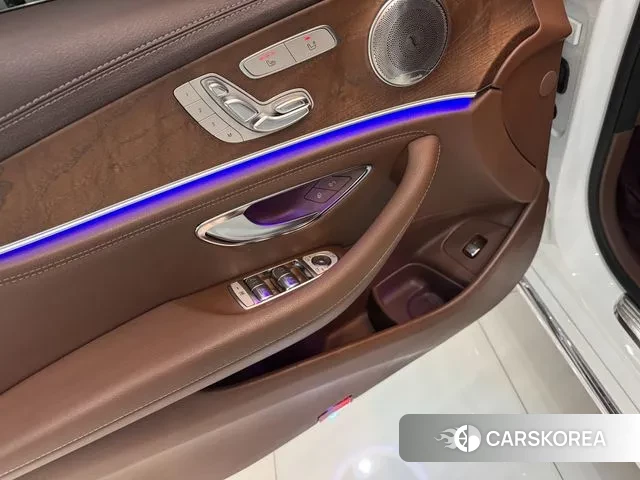 Mercedes-Benz E-Class W213 2019 Белый из Кореи, фото 2