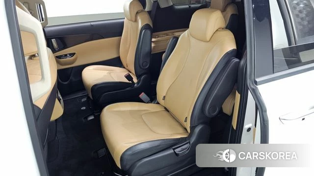 Kia Carnival 4th generation 2023 Белый из Кореи, фото 2