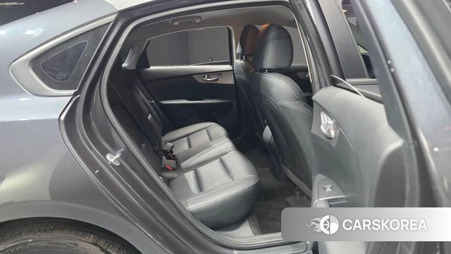 Kia The New K3 2nd generation 2022 Серый из Кореи, фото 2