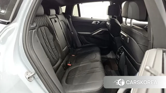 BMW X6 (G06) 2024 Небесно-голубой из Кореи, фото 2