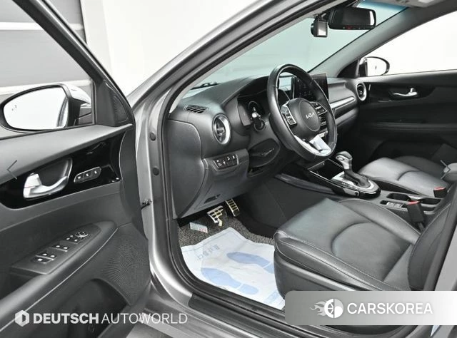 Kia The New K3 2nd generation 2024 Серый из Кореи, фото 2