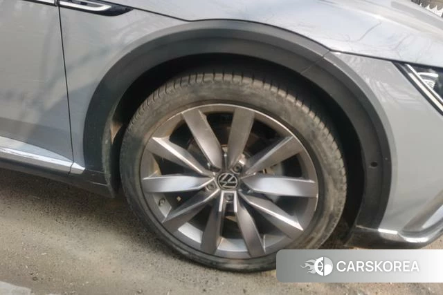 Volkswagen CC 2024 Темно-серый из Китая, фото 2