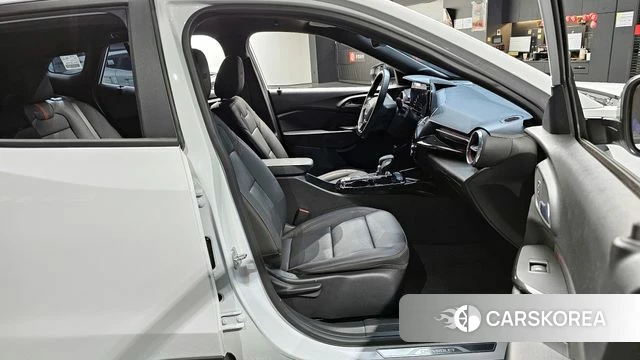 Chevrolet (GM Daewoo) Trax Crossover 2023 Белый из Кореи, фото 2