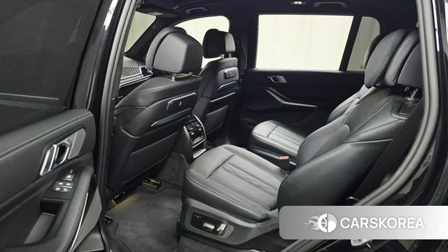BMW X7 (G07) 2025 Черный из Кореи, фото 2
